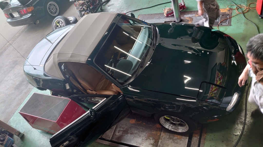 ユーノスロードスター(NA8C)