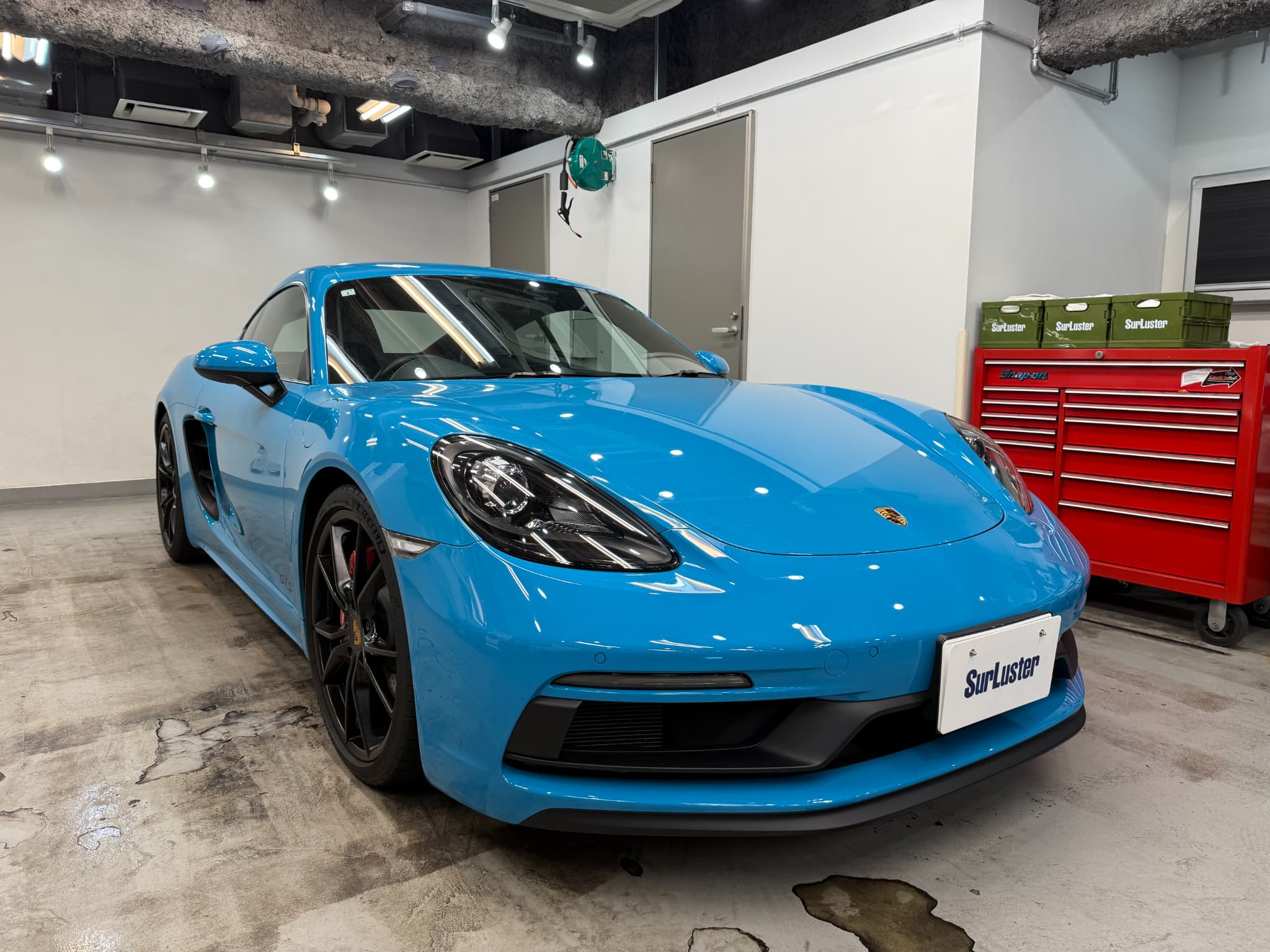 ポルシェ 718ケイマン（Cayman）の洗車方法｜下回りは入念に洗おう