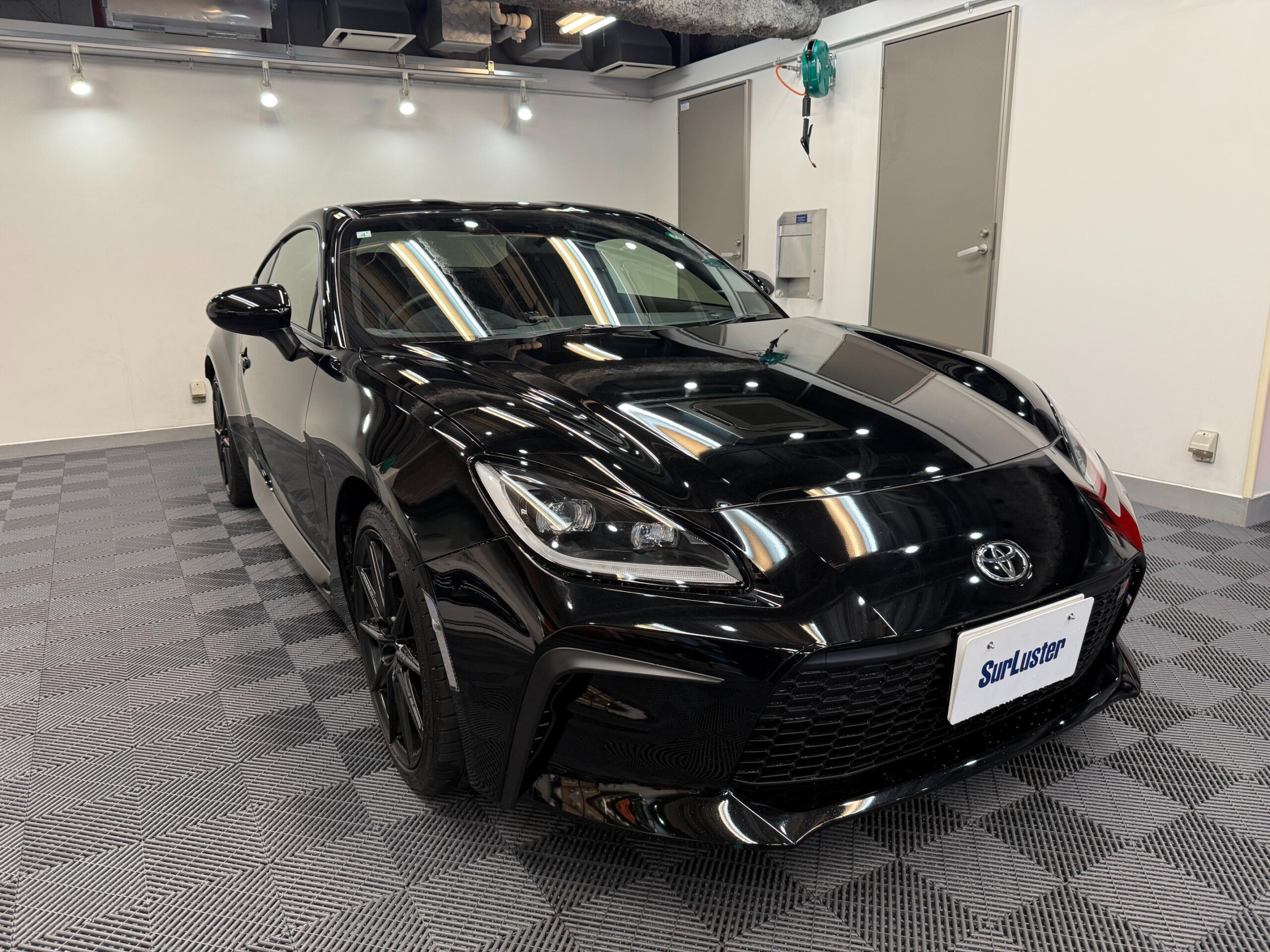 公開待ち】トヨタ GR86の洗車方法｜細部まで磨き上げる洗車のコツ教え